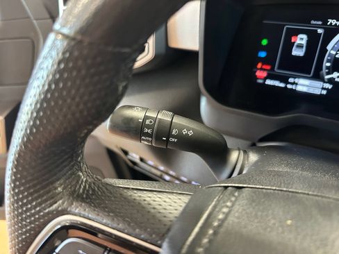 Used 2024 Toyota Tundra Limited AWD/4WD image 21