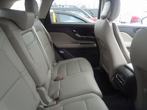 Used 2024 Lincoln Corsair Reserve w/ Equipment Group 202A image 10