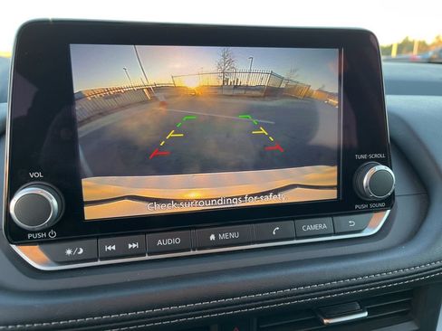 Used 2024 Nissan Rogue SV image 22