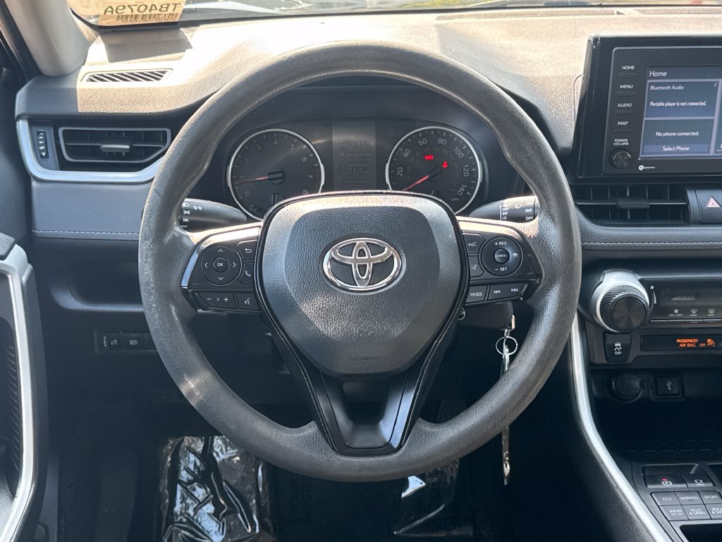 Used 2021 Toyota RAV4 LE AWD/4WD image 13