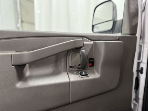Used 2023 GMC Savana 2500 w/ Driver Convenience Package image 18