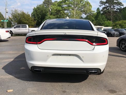 Used 2018 Dodge Charger R/T image 3