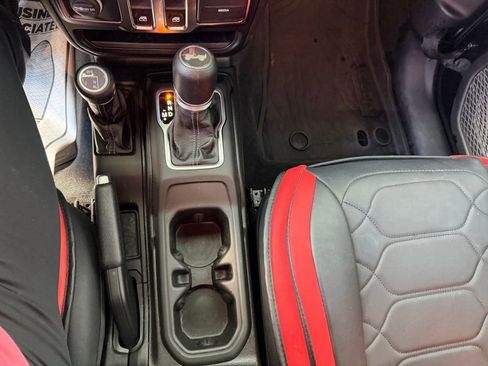 Used 2024 Jeep Wrangler Sport S image 21