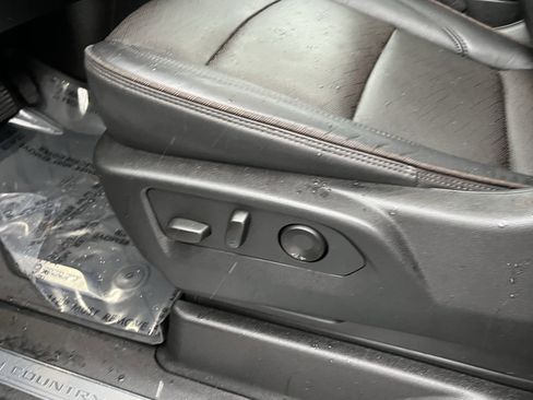 Used 2024 Chevrolet Tahoe High Country w/ Premium Package image 16