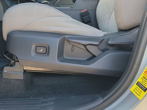 Certified 2025 Toyota Tacoma SR5 AWD/4WD image 16