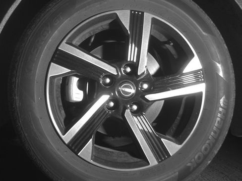 Used 2025 Nissan Sentra SV image 12