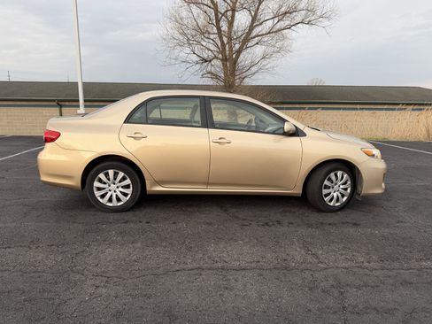 Used 2012 Toyota Corolla LE image 11