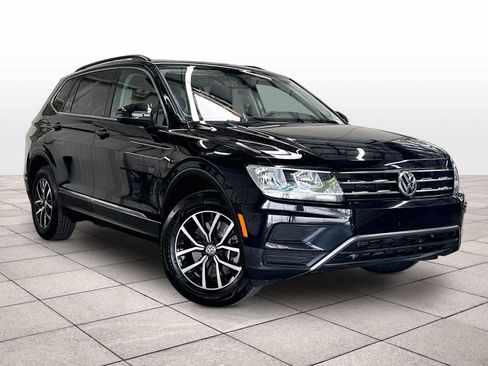 Used 2021 Volkswagen Tiguan SE w/ Panoramic Sunroof Package FWD image 3