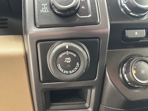 Used 2017 Ford F150 XLT w/ Equipment Group 302A Luxury AWD/4WD image 24