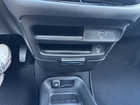 New 2026 Chrysler Pacifica Select image 75