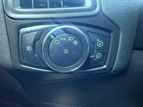 Used 2012 Ford Focus SE FWD image 22