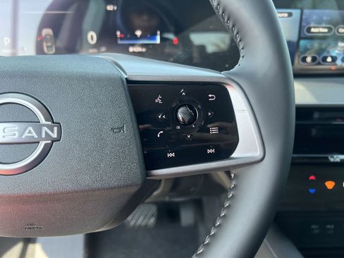 New 2025 Nissan Murano SV image 14