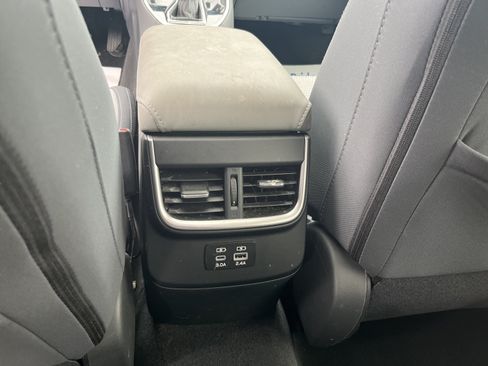 Used 2024 Subaru Outback Premium AWD/4WD image 33