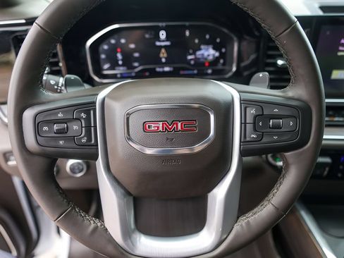 Used 2024 GMC Sierra 1500 SLT AWD/4WD image 15