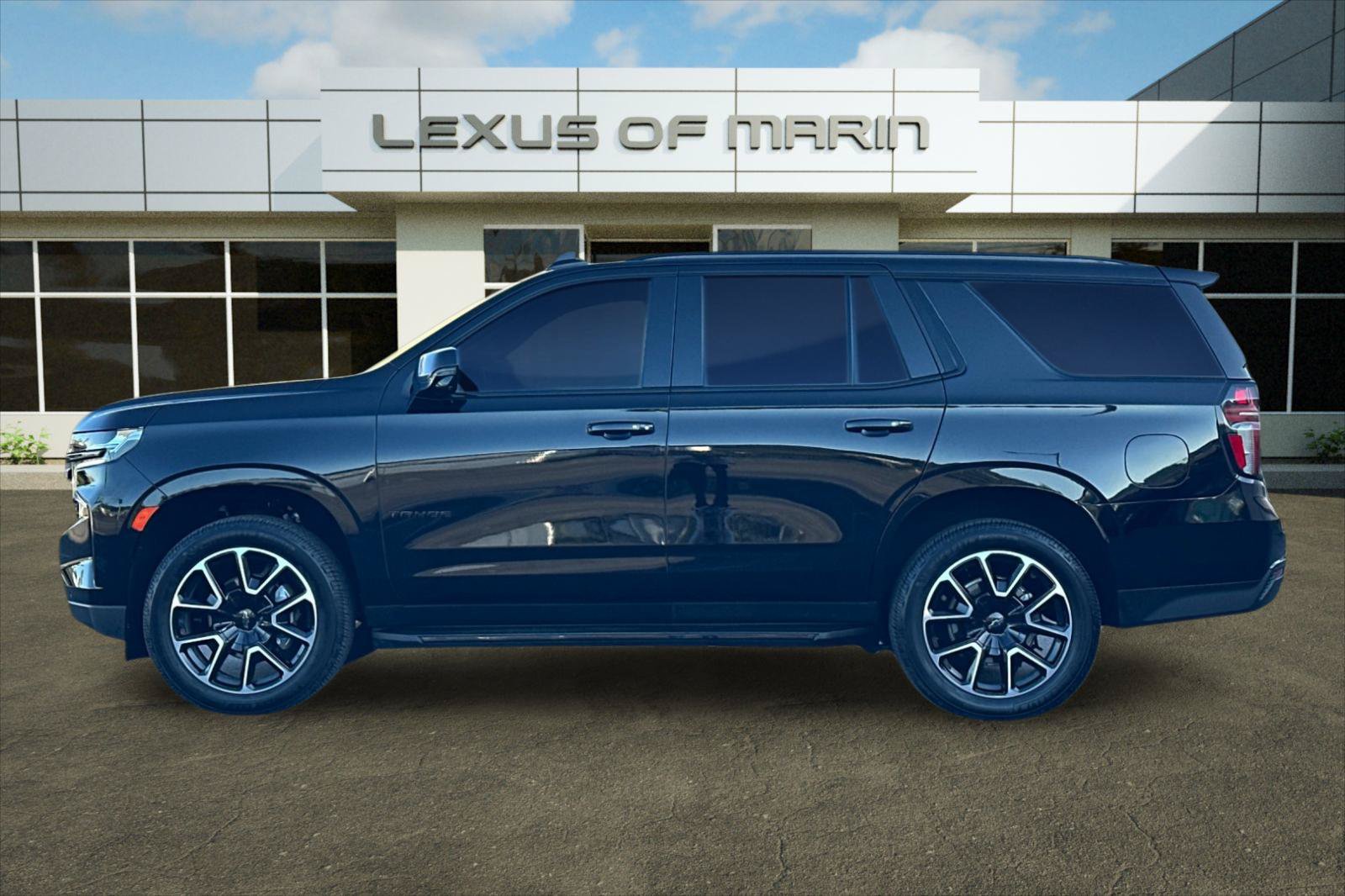 Used 2024 Chevrolet Tahoe RST w/ Luxury Package AWD/4WD image 2