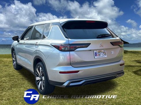 Used 2025 Mitsubishi Outlander SE FWD image 5