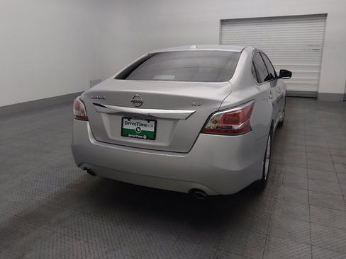 Used 2015 Nissan Altima 2.5 SV w/ Convenience Package FWD image 7