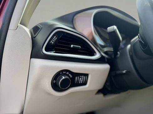 Used 2023 Chrysler Voyager LX image 24