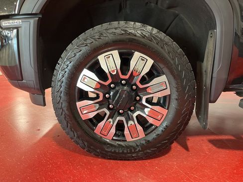 Used 2024 GMC Sierra 3500 Denali image 9