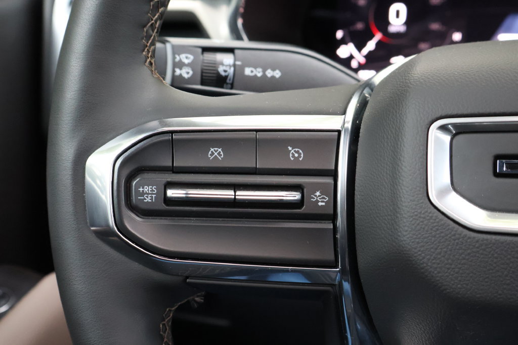 Certified 2025 GMC Canyon Denali AWD/4WD image 33