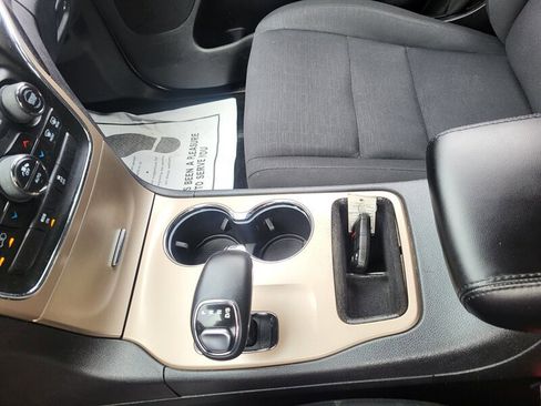 Used 2014 Jeep Grand Cherokee Laredo w/ 18" Wheel & 8.4" Radio Group AWD/4WD image 20