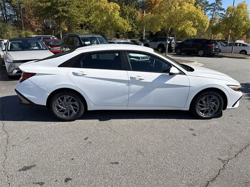 New 2026 Hyundai Elantra Blue image 8