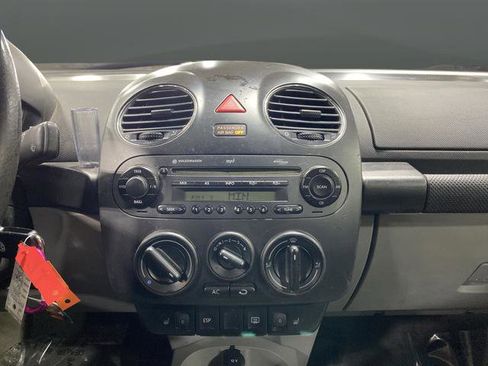 Used 2006 Volkswagen Beetle Convertible w/ Package 2 image 8