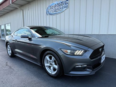 Used 2016 Ford Mustang Coupe RWD image 4
