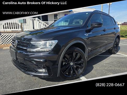 Used 2021 Volkswagen Tiguan SE image 1