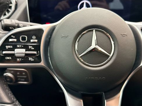 Used 2021 Mercedes-Benz GLA 250 4MATIC image 11