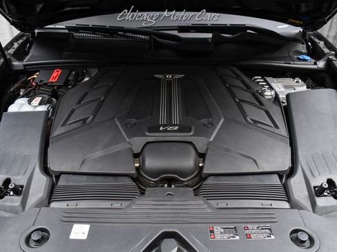 Used 2021 Bentley Bentayga AWD/4WD image 61
