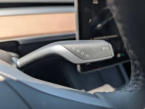 Used 2024 Tesla Model Y Long Range AWD/4WD image 22