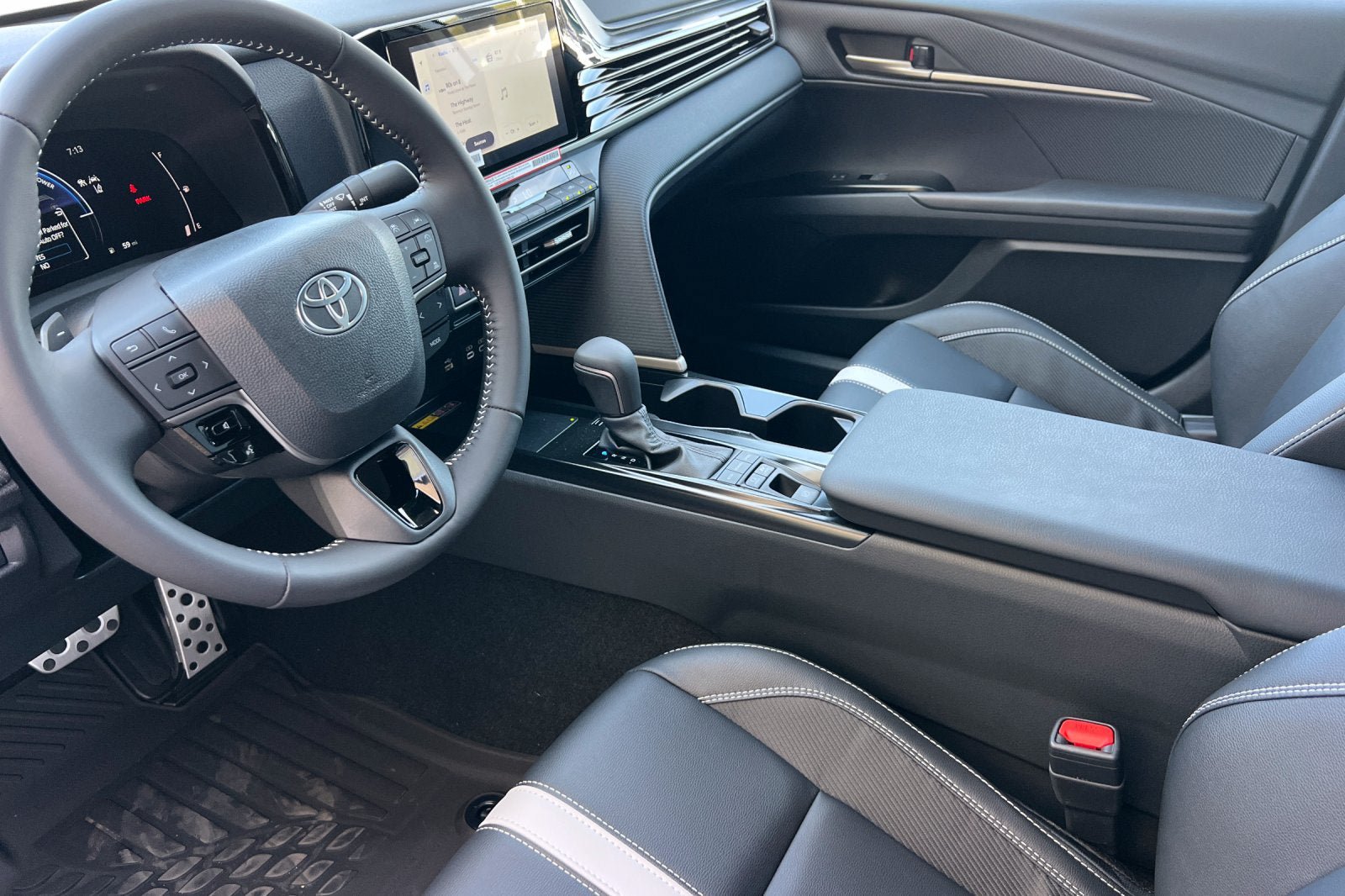 New 2026 Toyota Camry SE FWD image 11