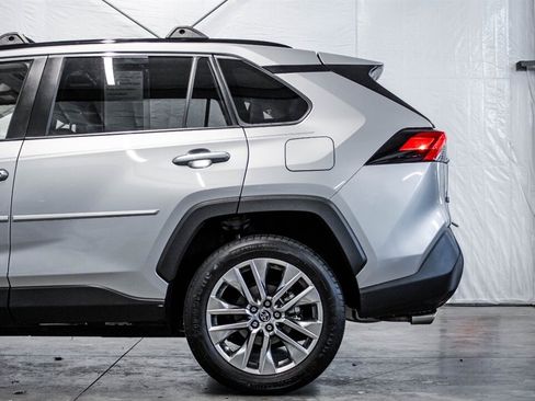 Used 2019 Toyota RAV4 XLE Premium w/ All Weather Liner Package image 10