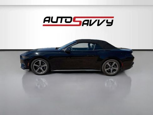 Used 2025 Ford Mustang Premium RWD image 4