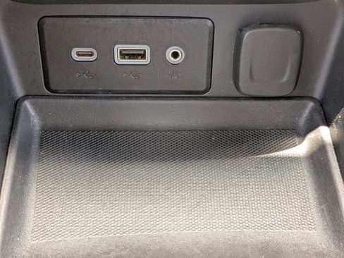 Used 2024 GMC Terrain SLE FWD image 24