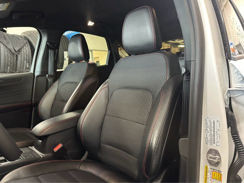 New 2025 Ford Escape ST-Line w/ Cold Weather Package AWD/4WD image 23