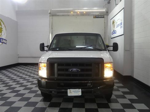 Used 2019 Ford E-350 and Econoline 350 Super Duty RWD image 2