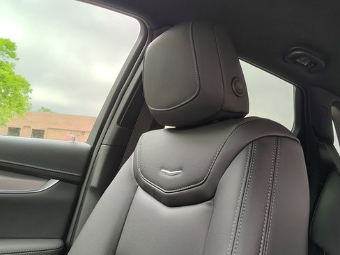 New 2025 Cadillac XT5 Luxury image 23