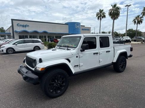 Used 2024 Jeep Gladiator Sport AWD/4WD image 1