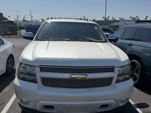 Used 2009 Chevrolet Suburban LTZ AWD/4WD image 3