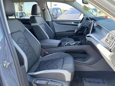 Used 2026 Volkswagen Atlas Peak Edition AWD/4WD image 39