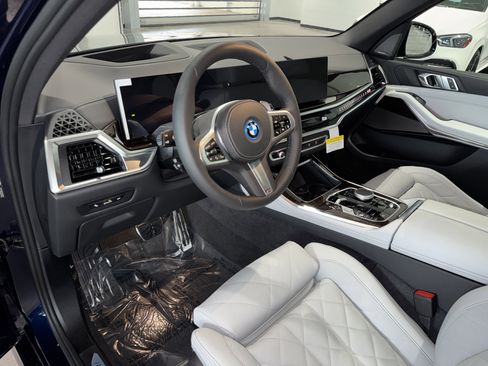 New 2026 BMW X5 xDrive50e w/ M Sport Package image 15