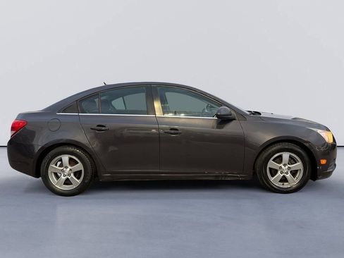 Used 2014 Chevrolet Cruze LT image 2