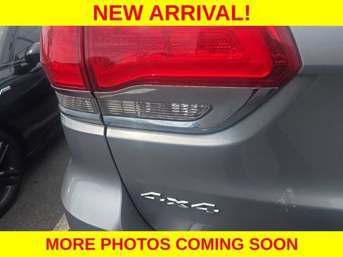 Used 2017 Jeep Grand Cherokee Limited AWD/4WD image 8