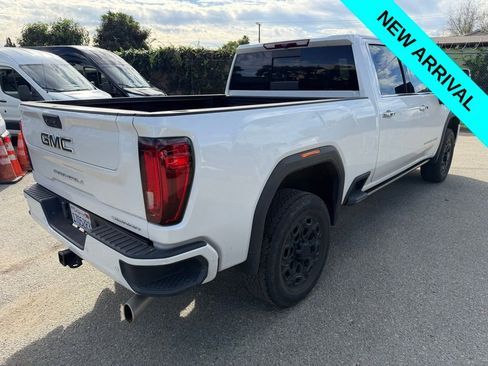 Used 2022 GMC Sierra 2500 Denali image 4