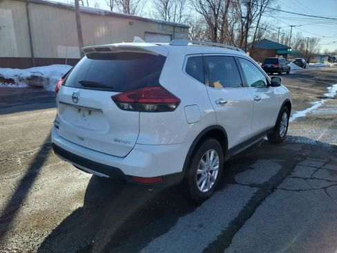 Used 2017 Nissan Rogue SV AWD/4WD image 5