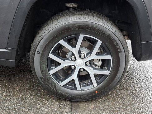 New 2026 Jeep Grand Cherokee Limited image 9