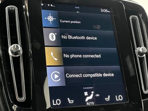 Used 2021 Volvo XC40 T5 R-Design w/ Advanced Package image 18