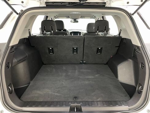 Used 2018 GMC Terrain SLE image 38